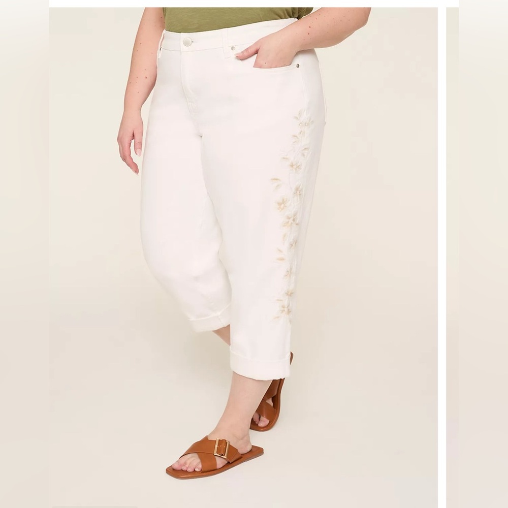 Lane Bryant Embroidered Boyfriend Fit Capri Jean in White| Size: 14